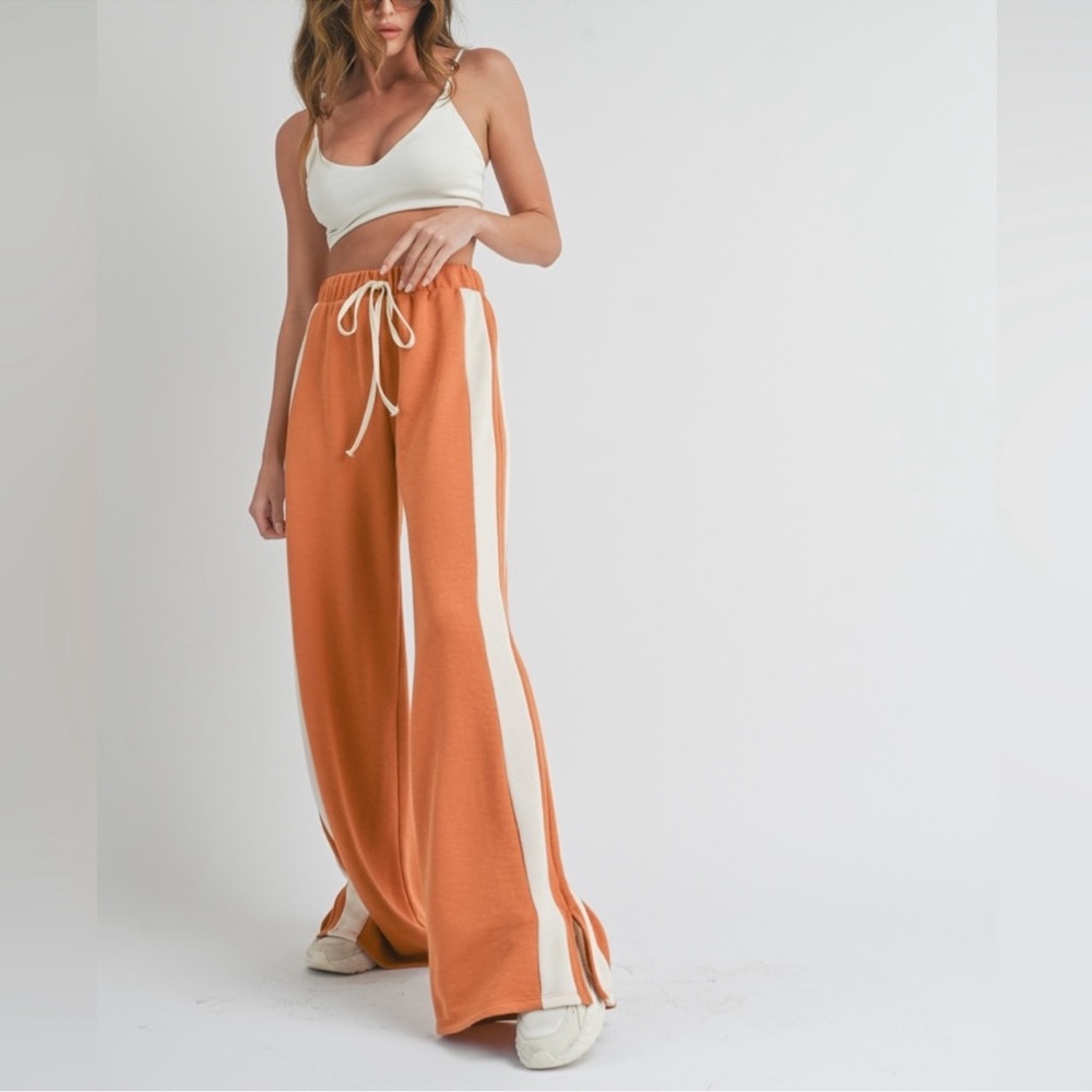 Women’s Pumkin Pie Flared Joggers NWT